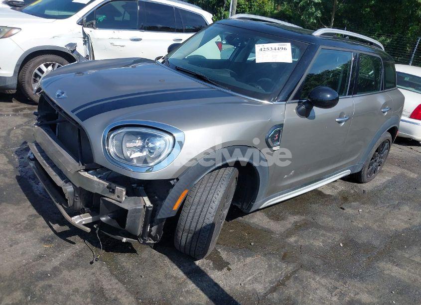 Photo 2 of 2018 Mini Countryman COOPER S (VIN WMZYT5C37J3E59574)