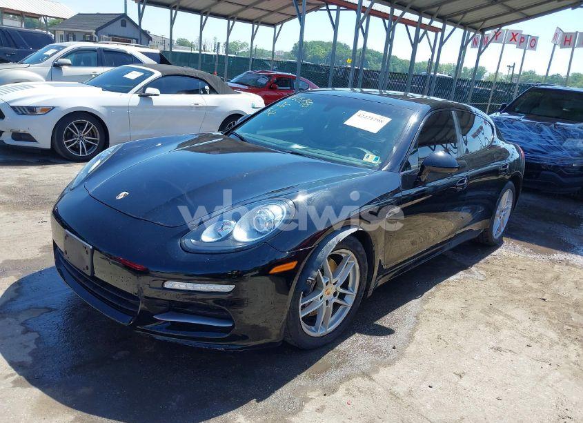 Photo 2 of 2014 Porsche Panamera 4 (VIN WP0AA2A70EL009084)