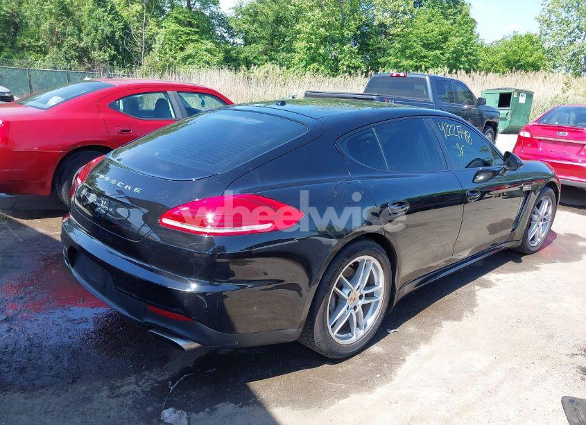 Photo 4 of 2014 Porsche Panamera 4 (VIN WP0AA2A70EL009084)
