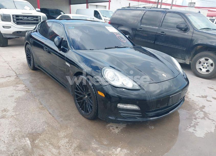 2011 Porsche Panamera 4 (VIN WP0AA2A71BL018792) main photo