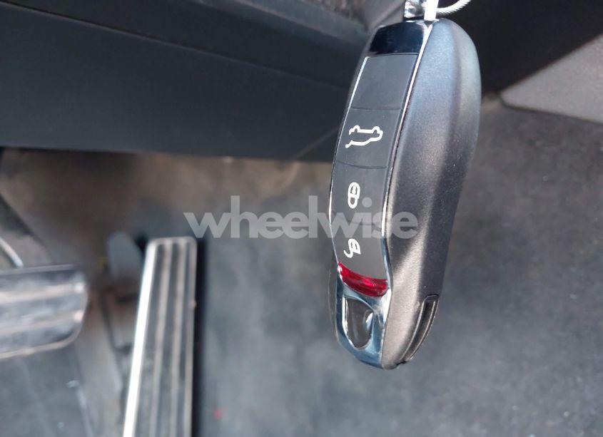 Photo 11 of 2011 Porsche Panamera 4 (VIN WP0AA2A71BL018792)