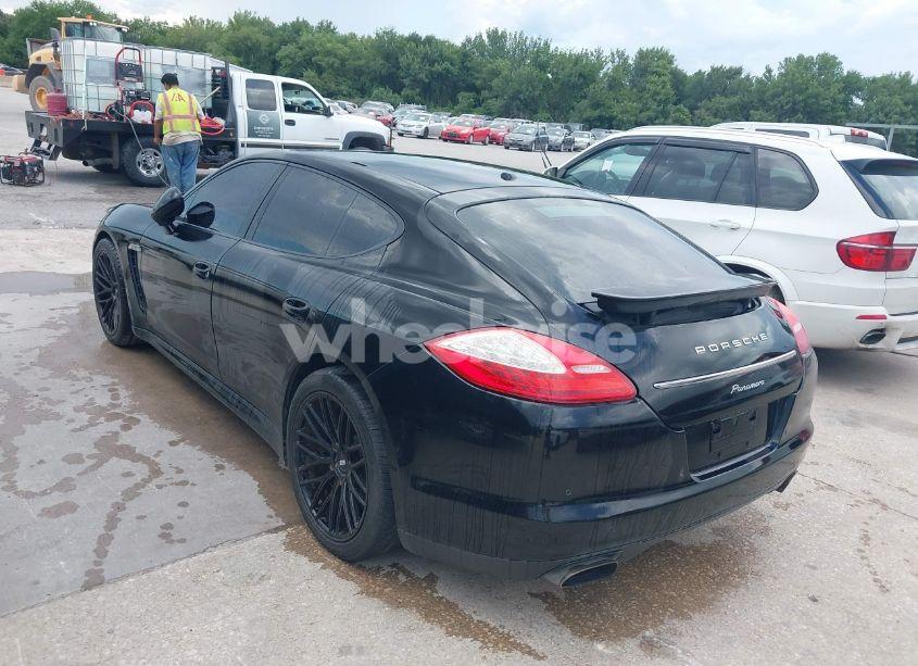 Photo 3 of 2011 Porsche Panamera 4 (VIN WP0AA2A71BL018792)