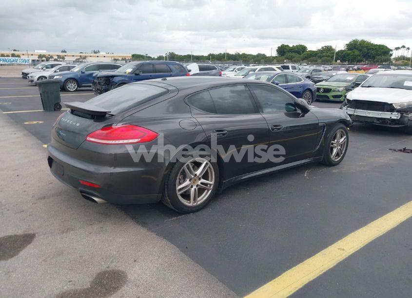 Photo 4 of 2015 Porsche Panamera 4 (VIN WP0AA2A71FL002436)