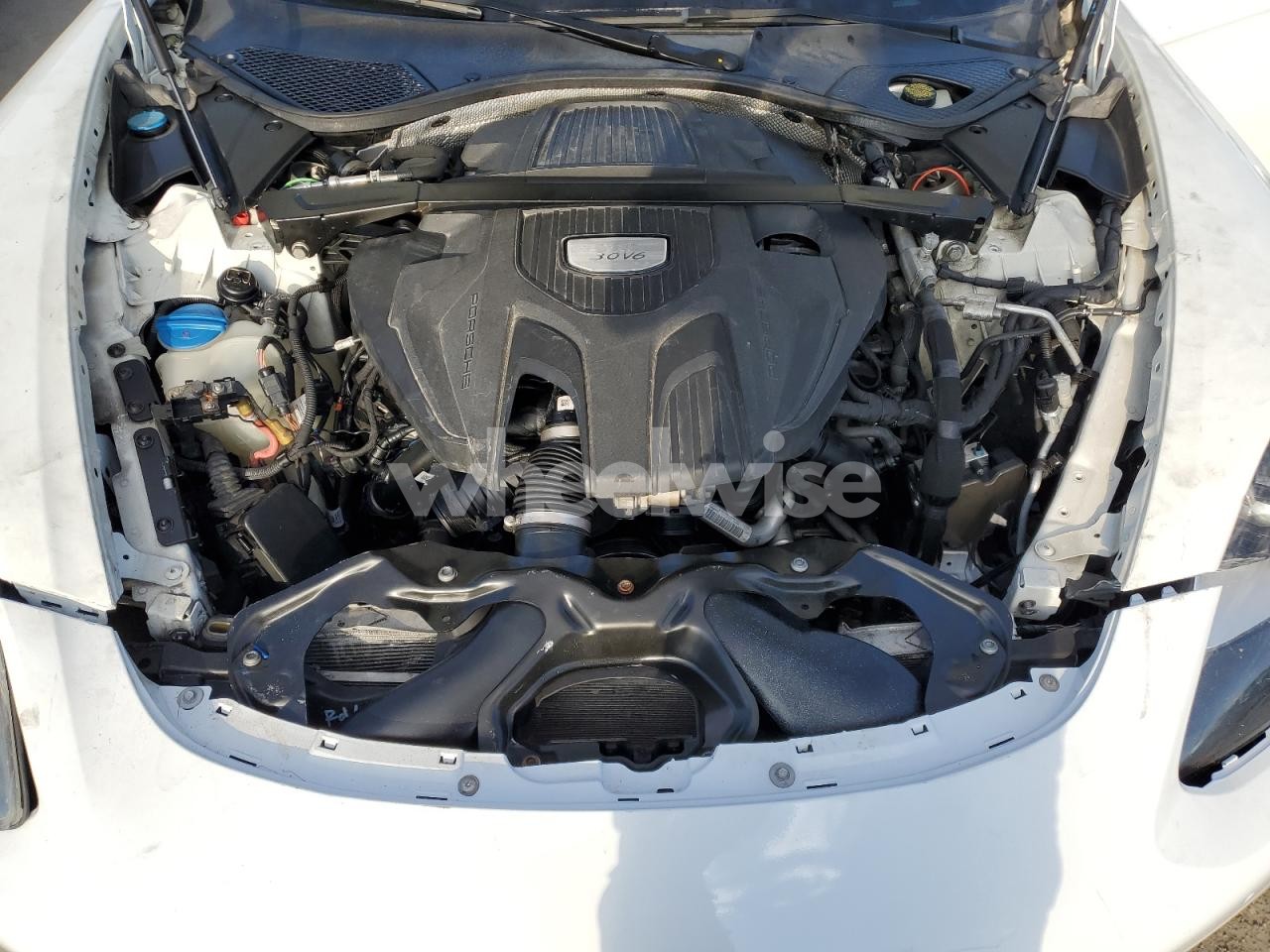 Photo 11 of 2017 PORSCHE PANAMERA 2 (VIN WP0AA2A73HL103786)