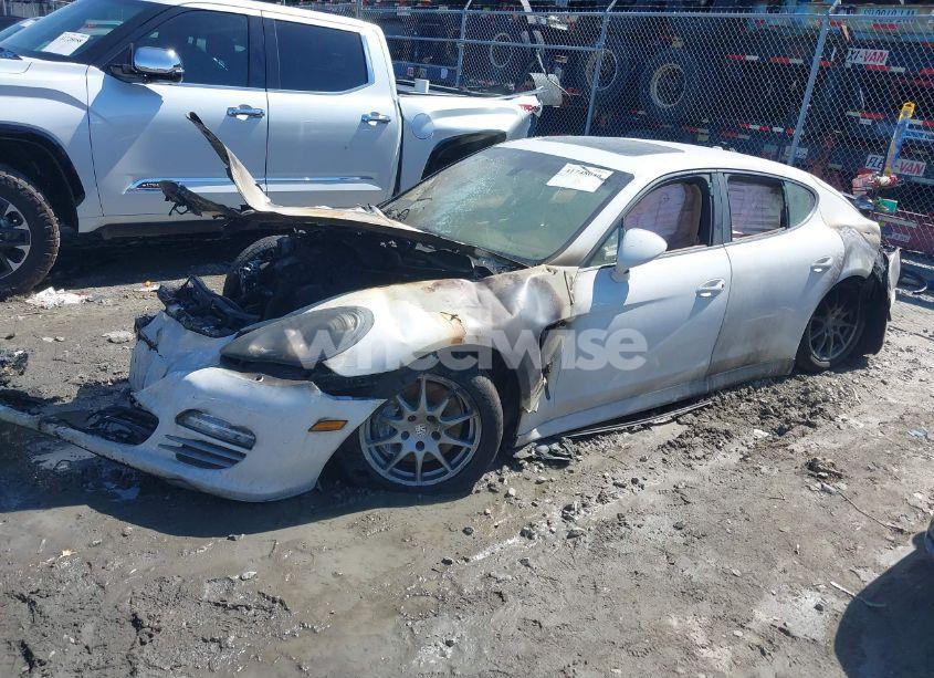 Photo 2 of 2011 Porsche Panamera 4 (VIN WP0AA2A74BL010735)