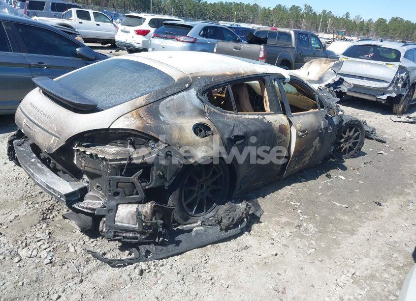 Photo 4 of 2011 Porsche Panamera 4 (VIN WP0AA2A74BL010735)