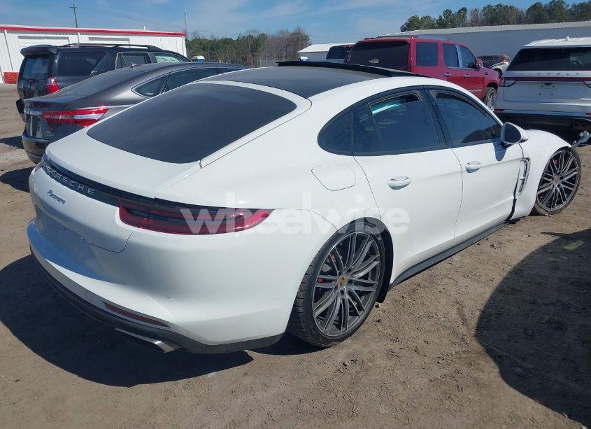 Photo 4 of 2018 Porsche Panamera 4 (VIN WP0AA2A74JL105312)