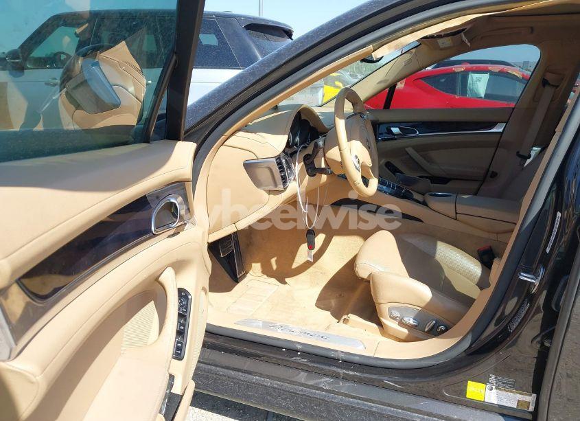 Photo 5 of 2012 Porsche Panamera 4 (VIN WP0AA2A75CL072582)