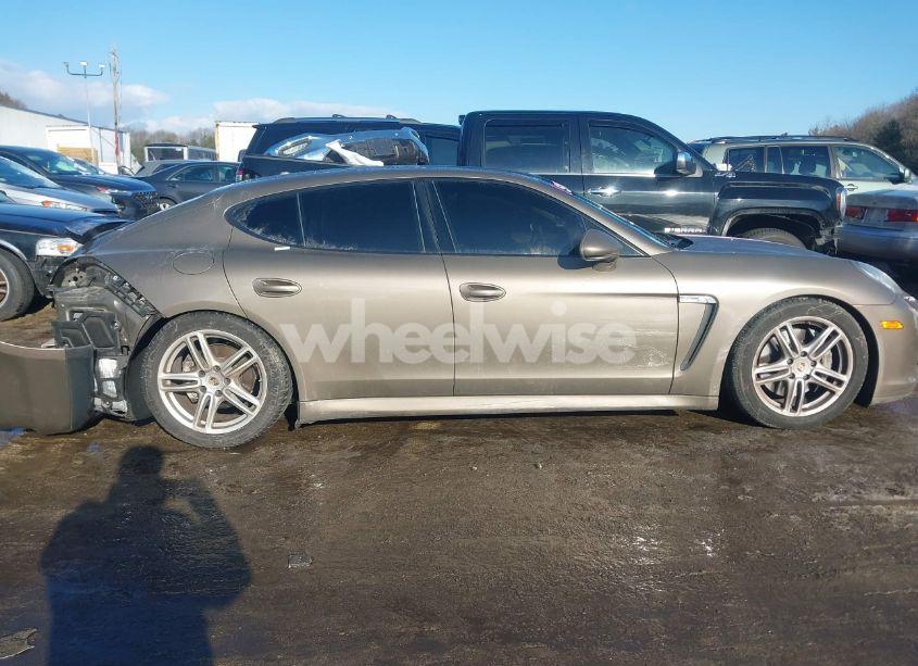 Photo 13 of 2011 Porsche Panamera 4 (VIN WP0AA2A77BL021017)