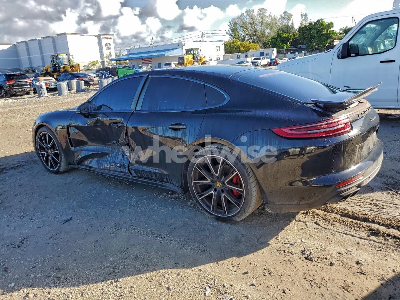 Photo 2 of 2018 PORSCHE PANAMERA 4 (VIN WP0AA2A79JL104124)