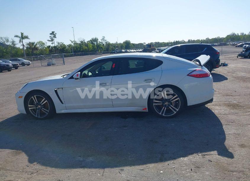 Photo 14 of 2013 Porsche Panamera 4 (VIN WP0AA2A7XDL014047)