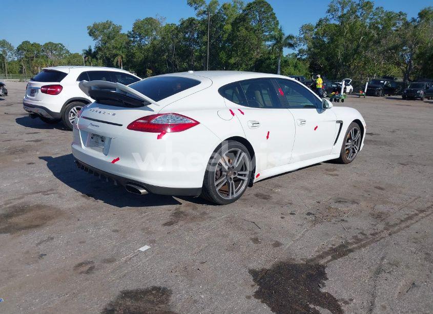 Photo 4 of 2013 Porsche Panamera 4 (VIN WP0AA2A7XDL014047)