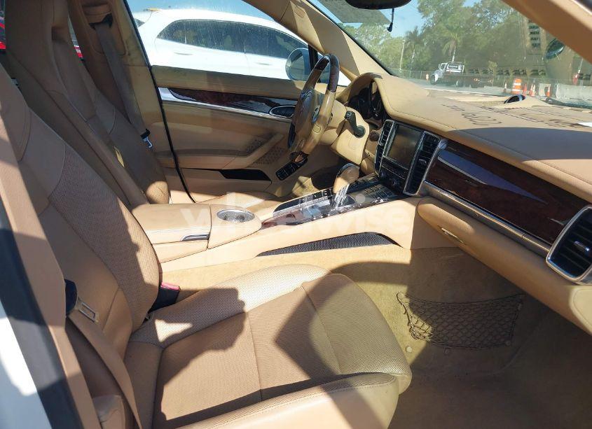 Photo 5 of 2013 Porsche Panamera 4 (VIN WP0AA2A7XDL014047)