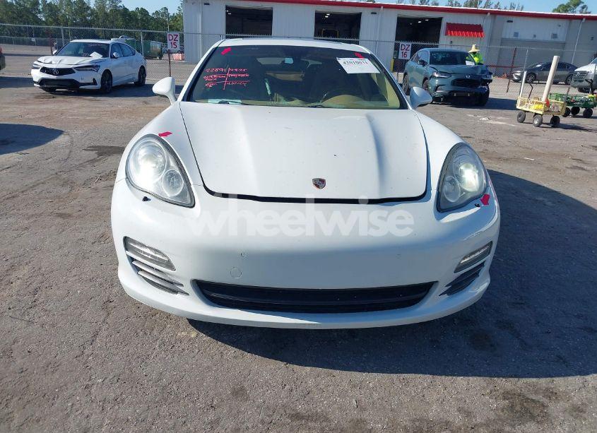 Photo 6 of 2013 Porsche Panamera 4 (VIN WP0AA2A7XDL014047)