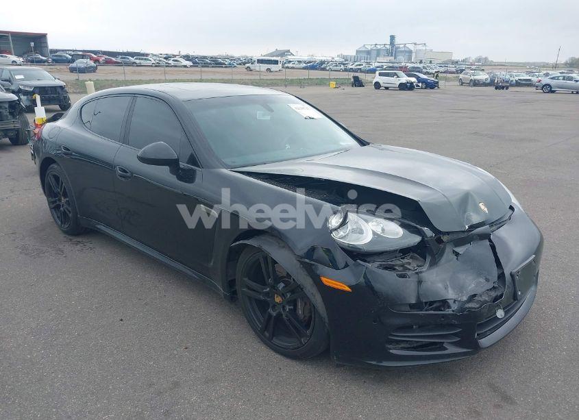 2015 Porsche Panamera 4 (VIN WP0AA2A7XFL001463) main photo