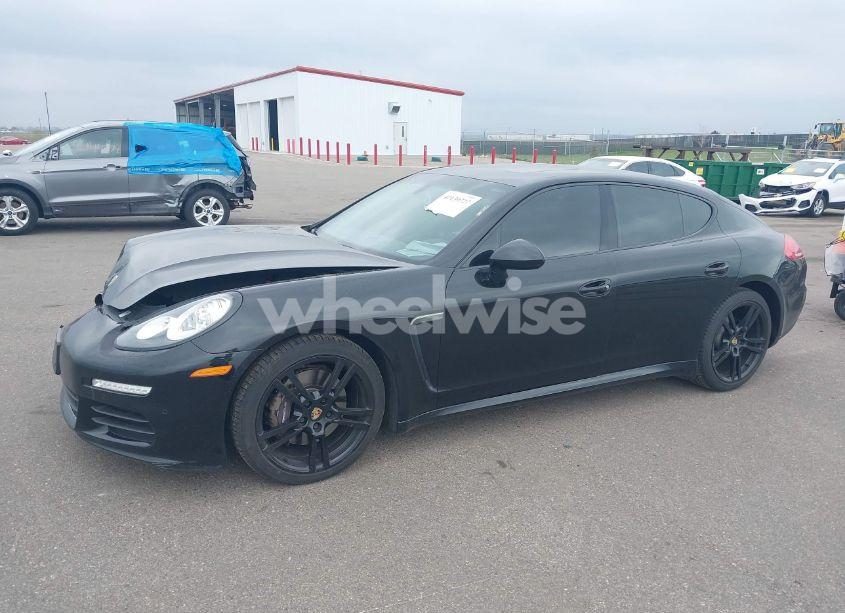 Photo 2 of 2015 Porsche Panamera 4 (VIN WP0AA2A7XFL001463)