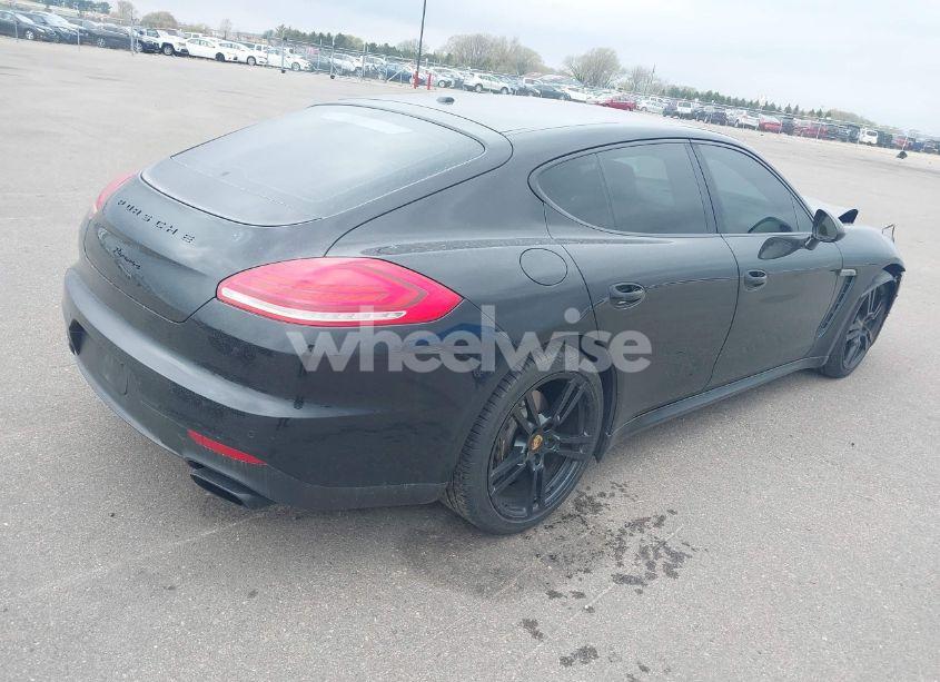 Photo 4 of 2015 Porsche Panamera 4 (VIN WP0AA2A7XFL001463)