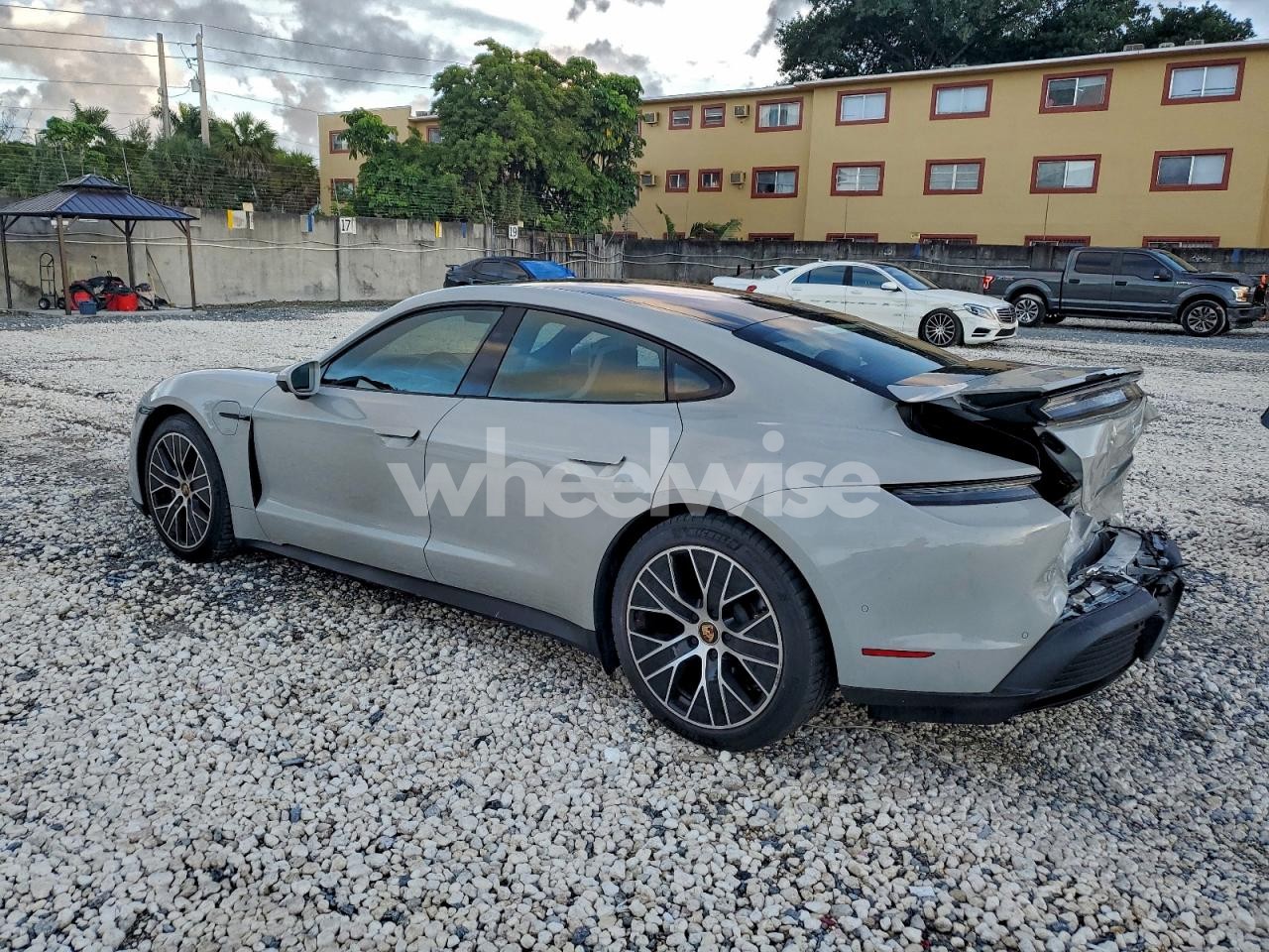 Photo 2 of 2022 PORSCHE TAYCAN (VIN WP0AA2Y12NSA11834)