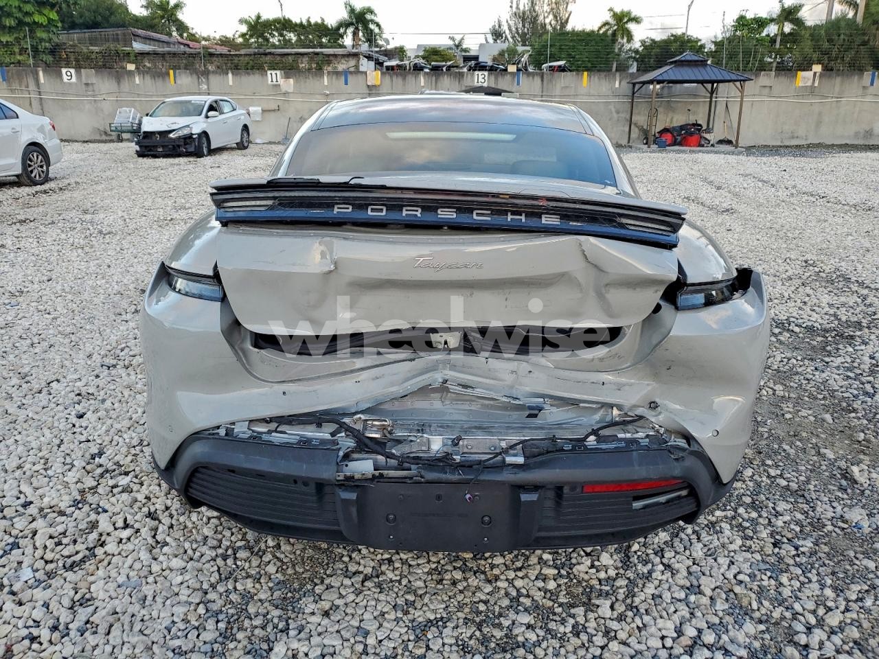 Photo 6 of 2022 PORSCHE TAYCAN (VIN WP0AA2Y12NSA11834)