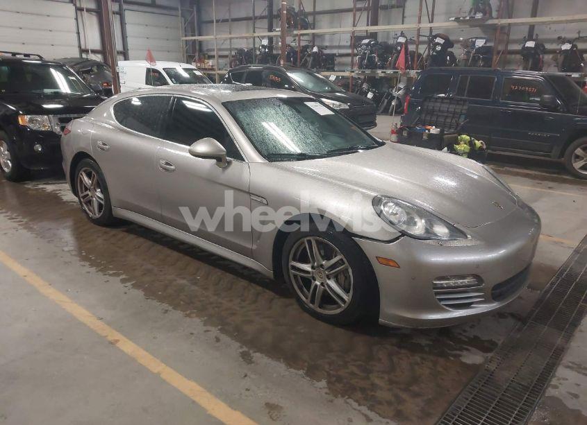 2012 Porsche Panamera 4S (VIN WP0AB2A71CL060068) main photo