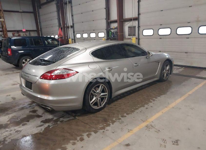 Photo 4 of 2012 Porsche Panamera 4S (VIN WP0AB2A71CL060068)