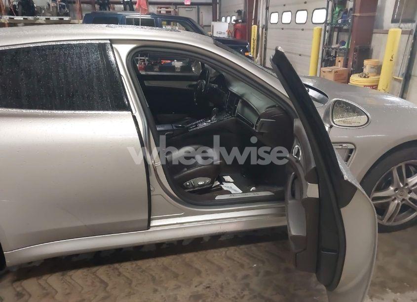 Photo 5 of 2012 Porsche Panamera 4S (VIN WP0AB2A71CL060068)