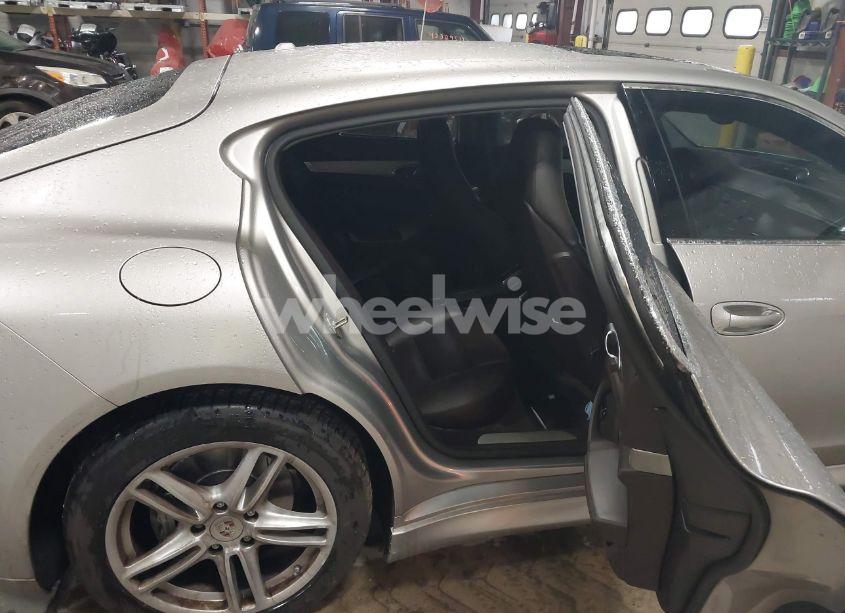 Photo 8 of 2012 Porsche Panamera 4S (VIN WP0AB2A71CL060068)