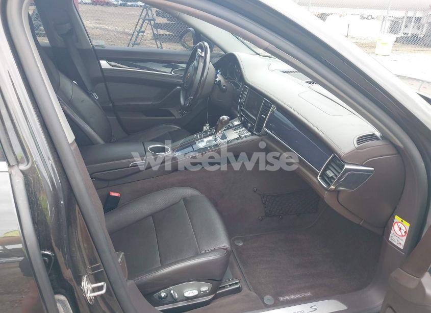 Photo 5 of 2010 Porsche Panamera S (VIN WP0AB2A73AL061283)