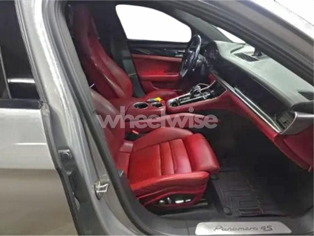 Photo 5 of 2018 PORSCHE PANAMERA 4S (VIN WP0AB2A73JL134653)