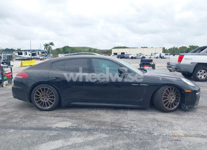 Photo 13 of 2015 Porsche Panamera E-HYBRID S (VIN WP0AD2A72FL040703)