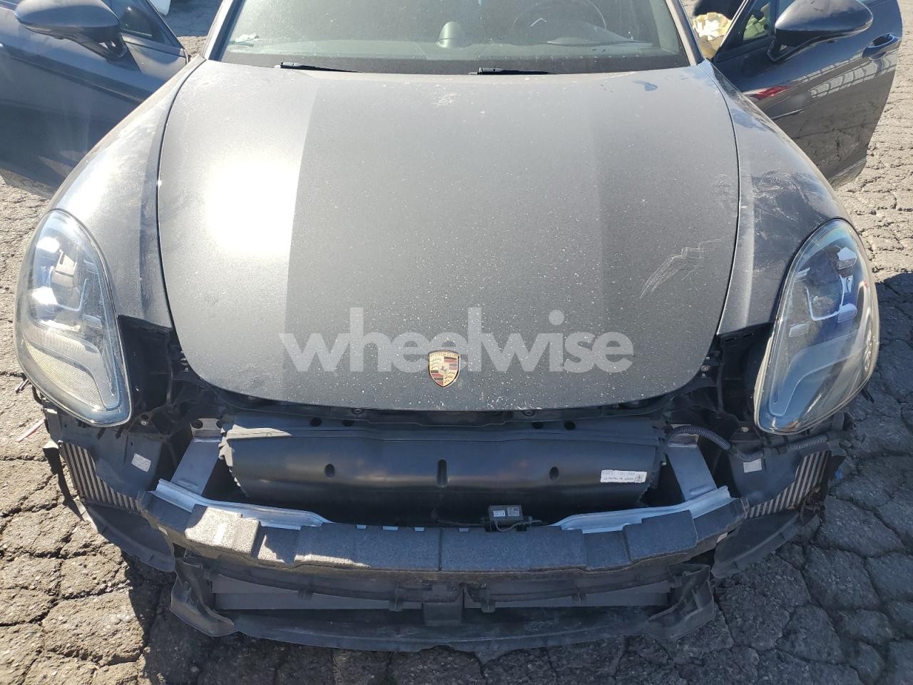 Photo 11 of 2018 PORSCHE PANAMERA 4 E-HYBRID N/A (VIN WP0AE2A76JL127672)