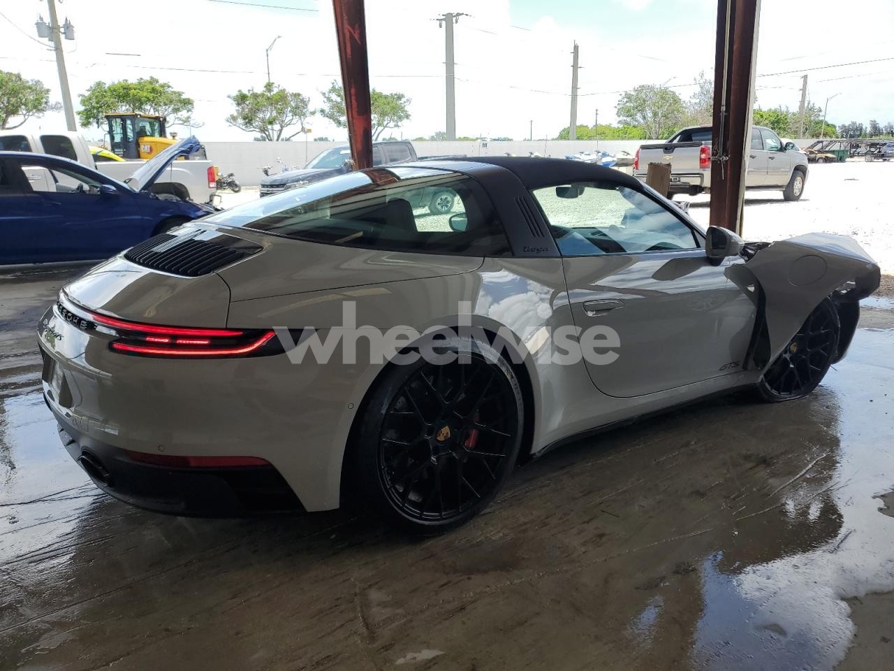 Photo 3 of 2024 PORSCHE 911 TARGA 4S (VIN WP0BB2A92RS234492)