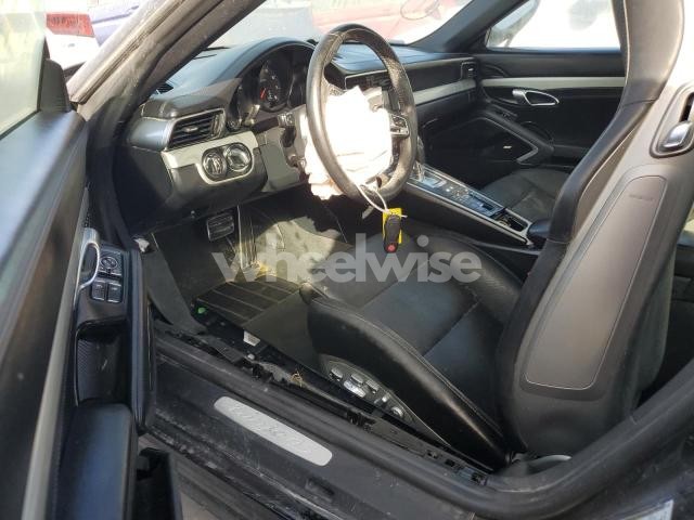 Photo 4 of 2019 PORSCHE 911 TARGA 4S (VIN WP0BB2A95KS125319)