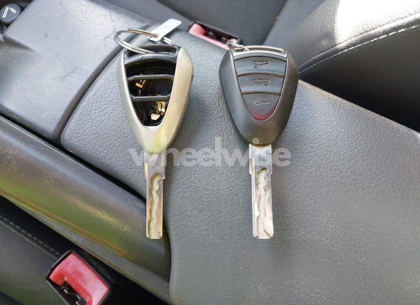 Photo 11 of 2005 Porsche Boxster (VIN WP0CA29835U712727)