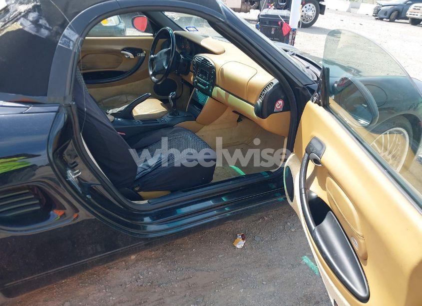 Photo 5 of 2000 Porsche Boxster (VIN WP0CA2987YU622338)