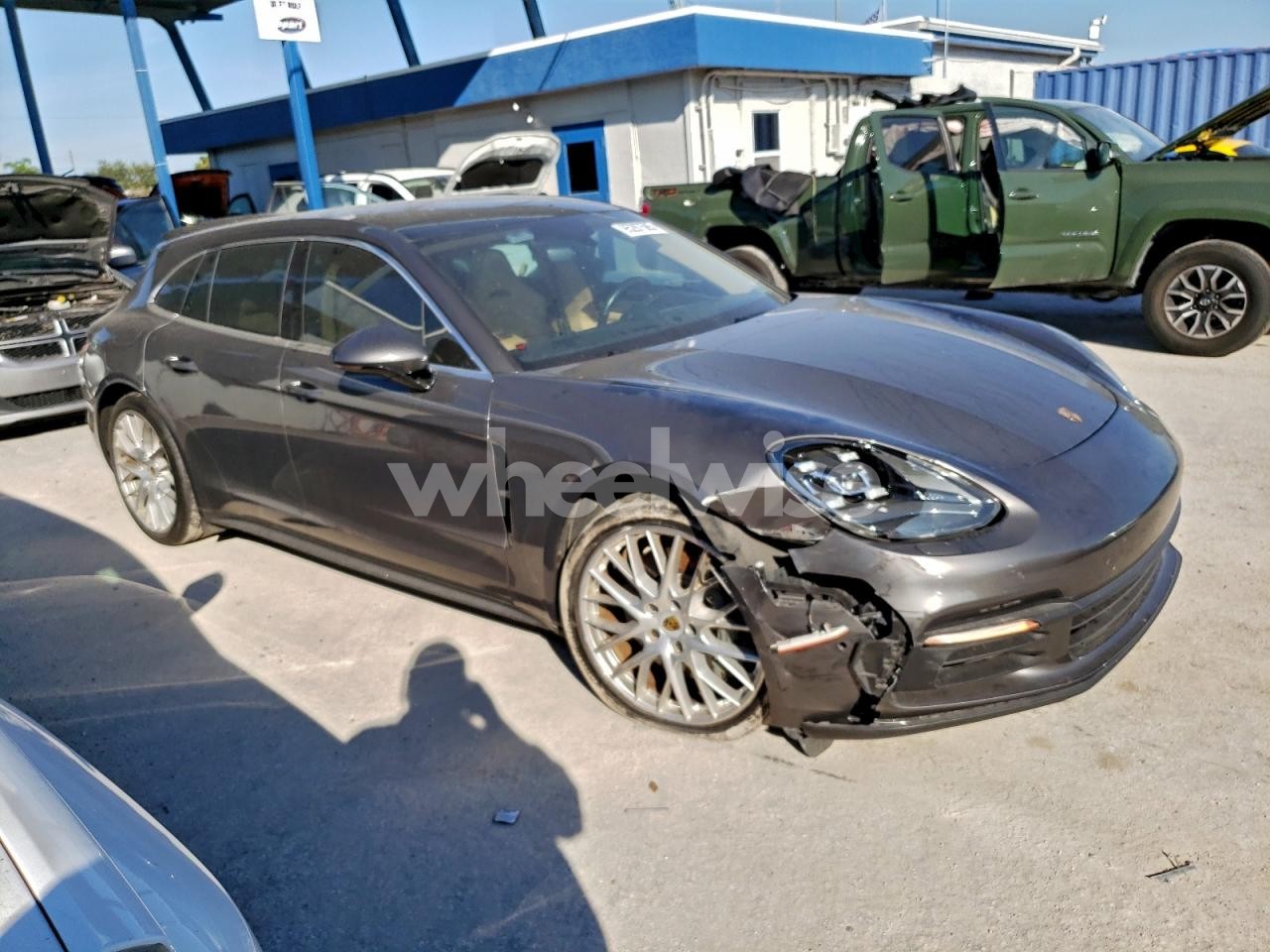 Photo 4 of 2018 PORSCHE PANAMERA 4S SPORT TURISMO (VIN WP0CB2A70JL190266)