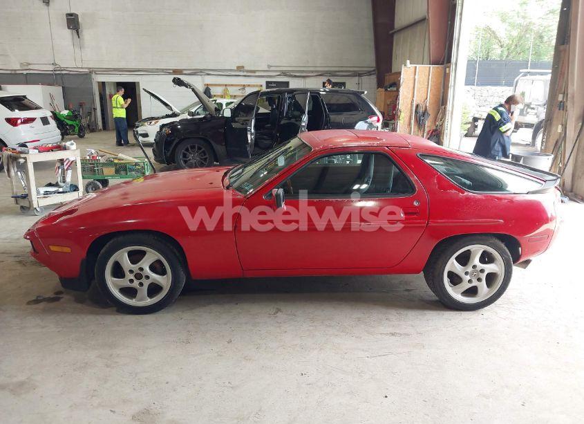 Photo 14 of 1985 Porsche 928 S (VIN WP0JB0924FS861004)