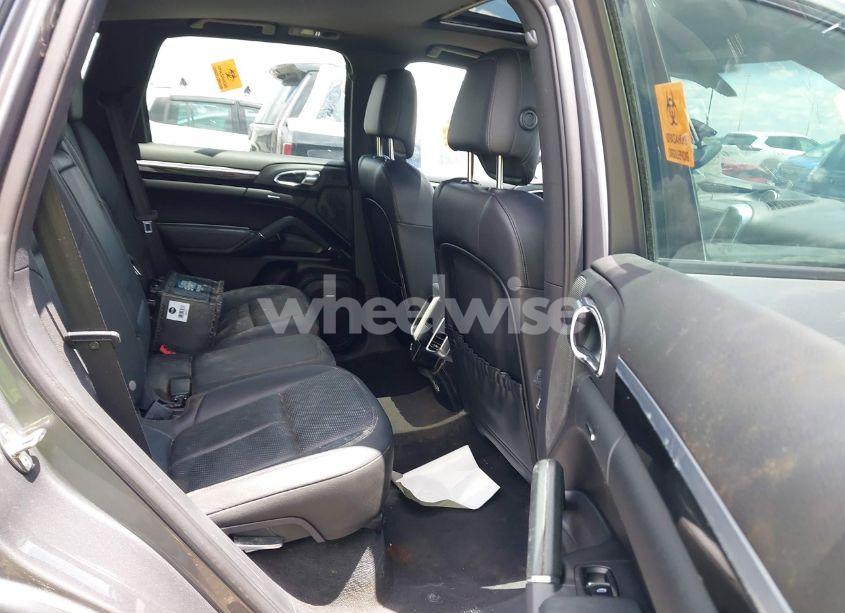 Photo 8 of 2013 Porsche Cayenne N/A (VIN WP1AA2A20DLA02427)