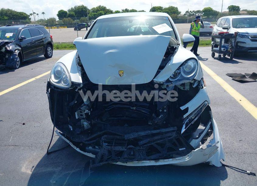 Photo 12 of 2014 Porsche Cayenne N/A (VIN WP1AA2A20ELA02638)