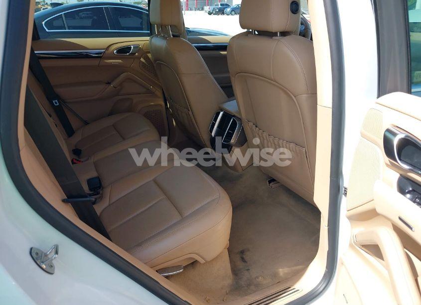 Photo 8 of 2014 Porsche Cayenne N/A (VIN WP1AA2A20ELA02638)