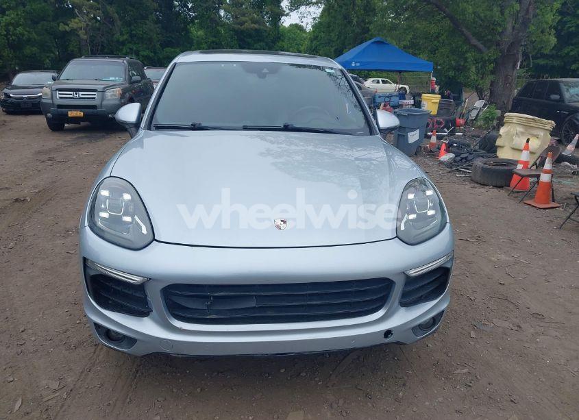 Photo 12 of 2016 Porsche Cayenne N/A (VIN WP1AA2A20GLA03226)