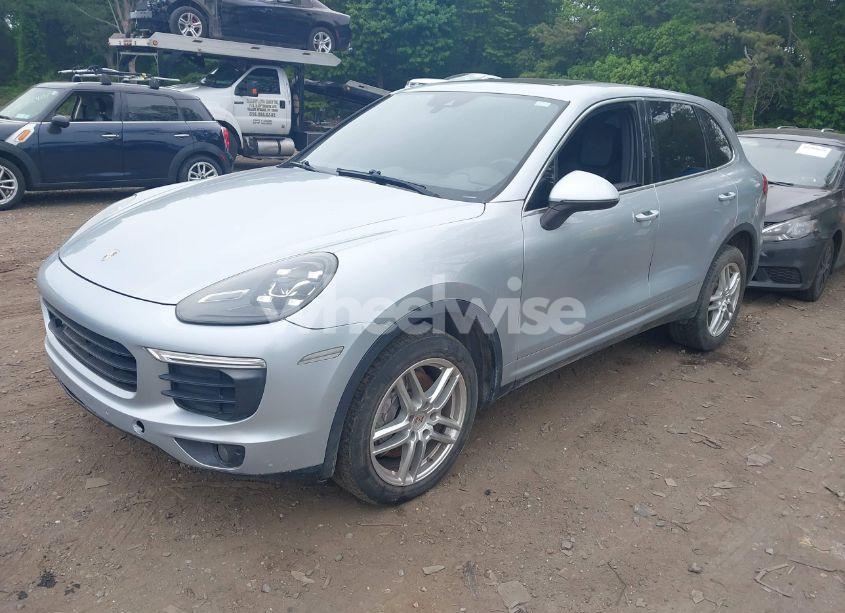 Photo 2 of 2016 Porsche Cayenne N/A (VIN WP1AA2A20GLA03226)