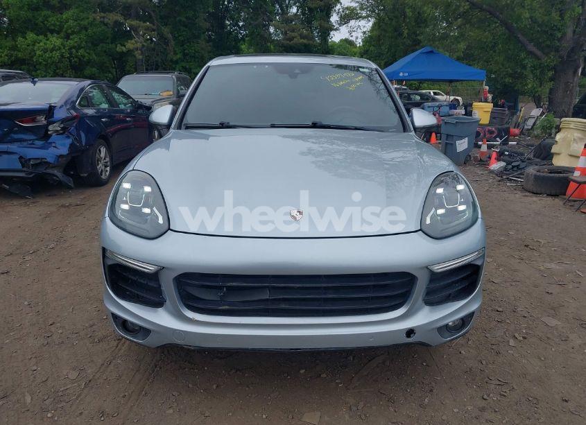 Photo 6 of 2016 Porsche Cayenne N/A (VIN WP1AA2A20GLA03226)