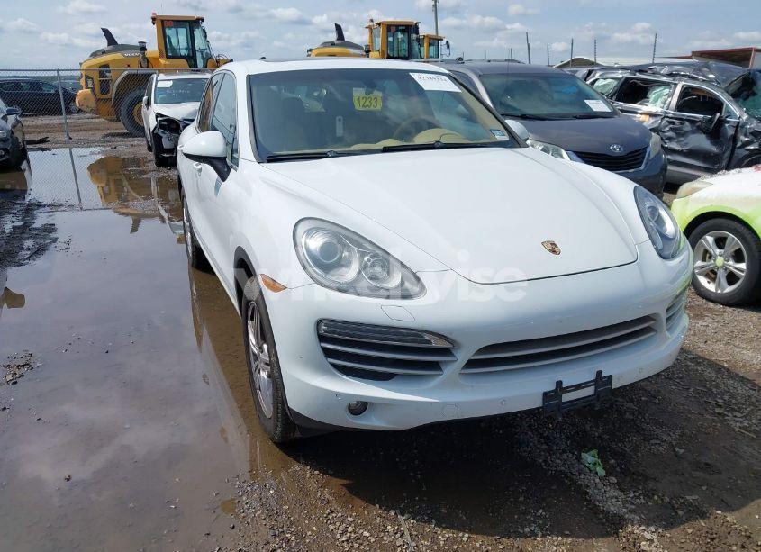 2014 Porsche Cayenne PLATINUM EDITION (VIN WP1AA2A21ELA94214) main photo