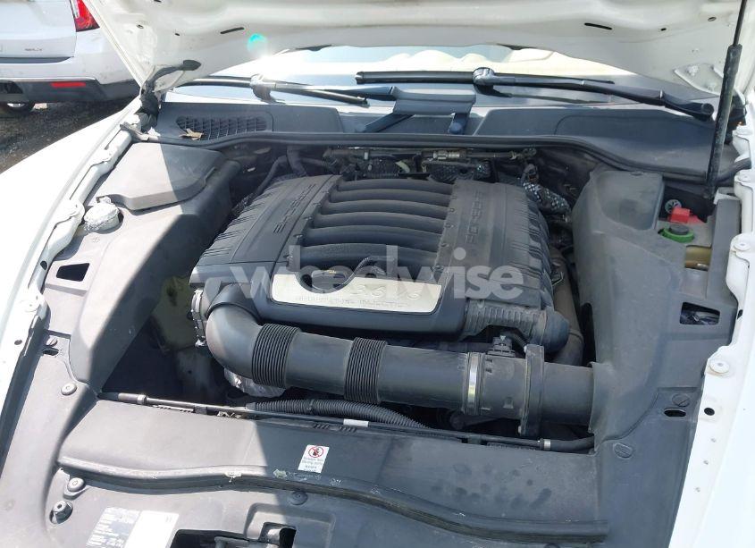 Photo 10 of 2014 Porsche Cayenne PLATINUM EDITION (VIN WP1AA2A21ELA94214)