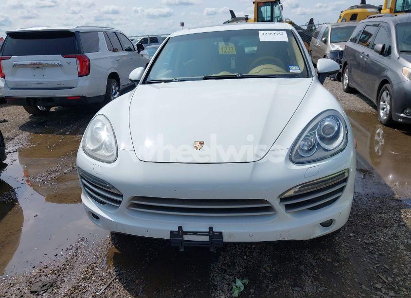 Photo 12 of 2014 Porsche Cayenne PLATINUM EDITION (VIN WP1AA2A21ELA94214)