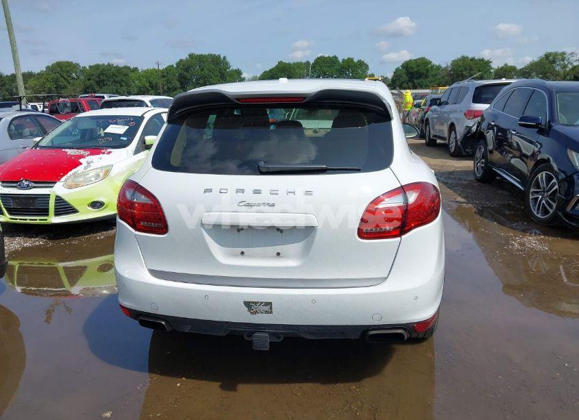 Photo 16 of 2014 Porsche Cayenne PLATINUM EDITION (VIN WP1AA2A21ELA94214)