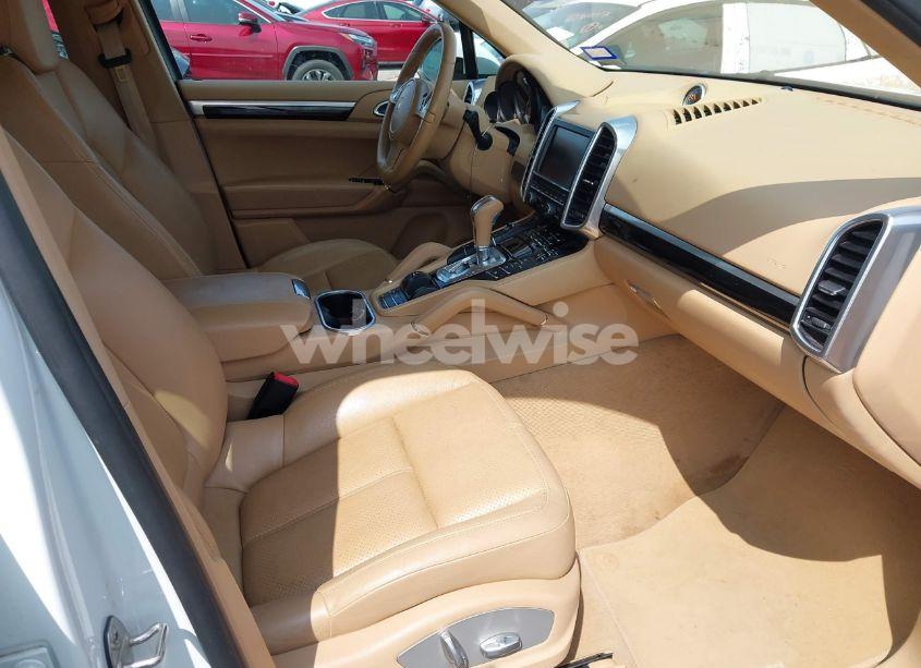 Photo 5 of 2014 Porsche Cayenne PLATINUM EDITION (VIN WP1AA2A21ELA94214)