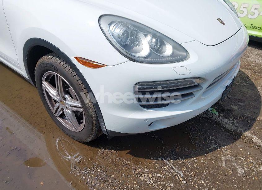 Photo 6 of 2014 Porsche Cayenne PLATINUM EDITION (VIN WP1AA2A21ELA94214)