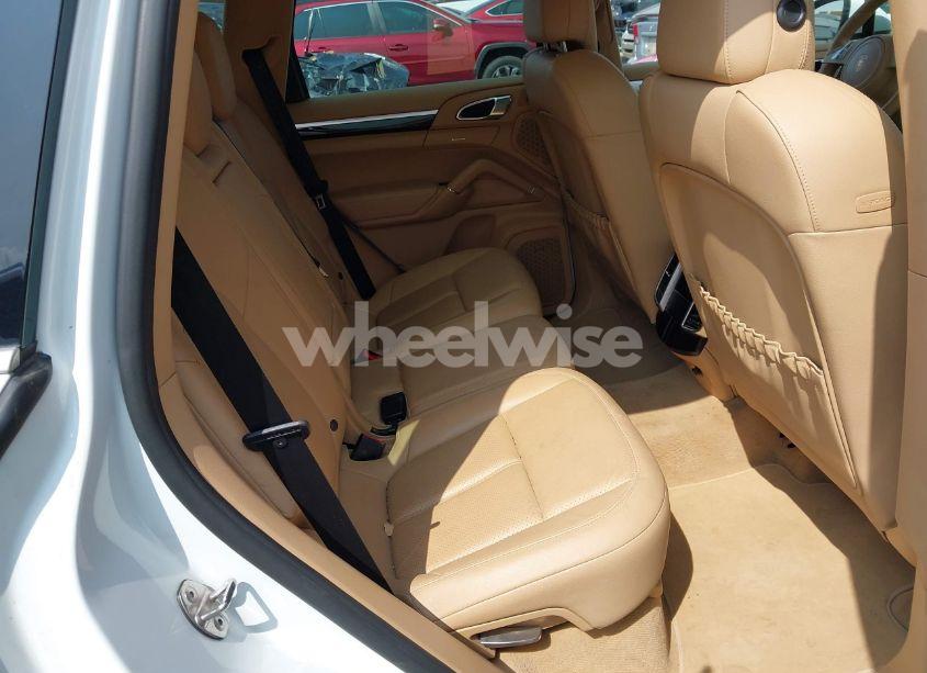 Photo 8 of 2014 Porsche Cayenne PLATINUM EDITION (VIN WP1AA2A21ELA94214)